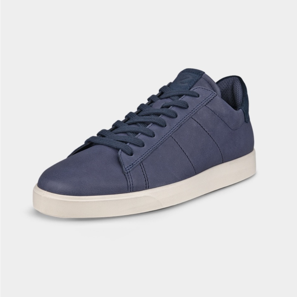 Brand New Ecco man’s Street light retro sneakers Marine USM-8-8.5, Euro-42 Navy.